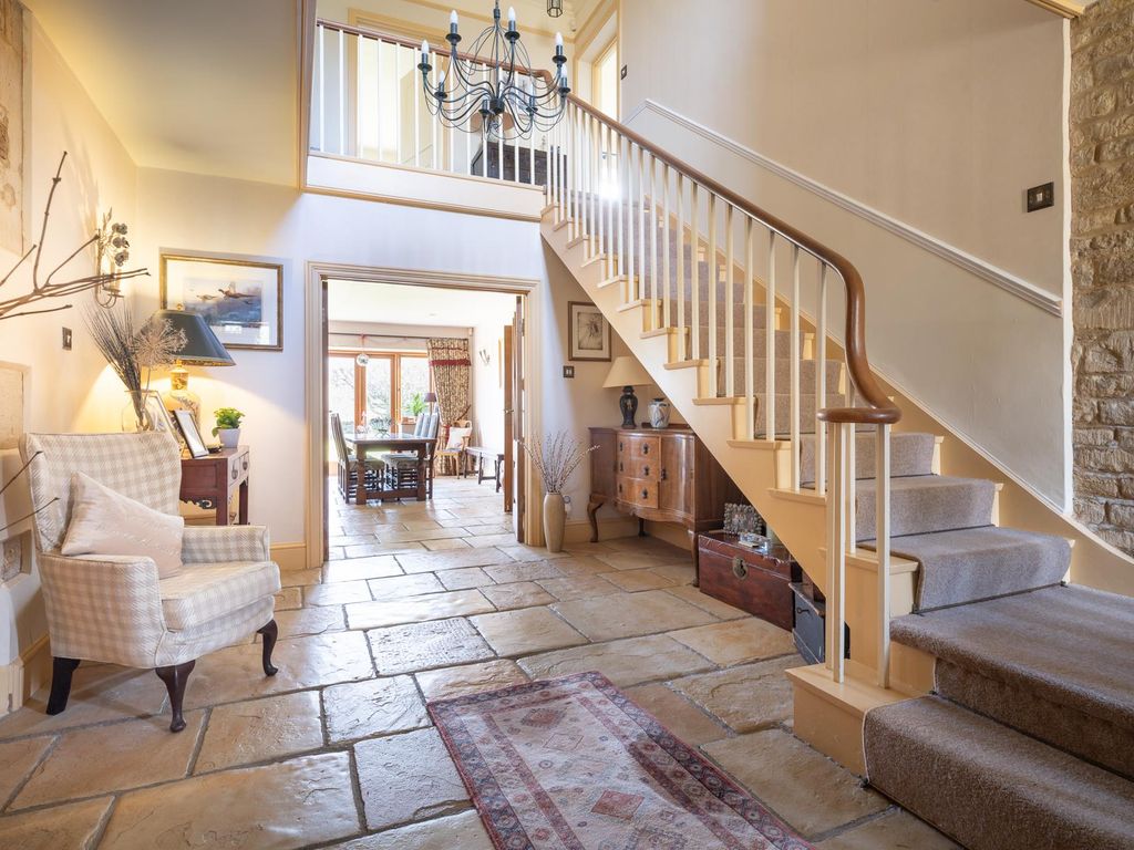 Property photo 2 of 23 Image