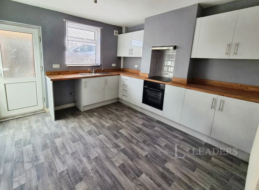 Property photo 3 of 13 Pbox-Img.Jpg