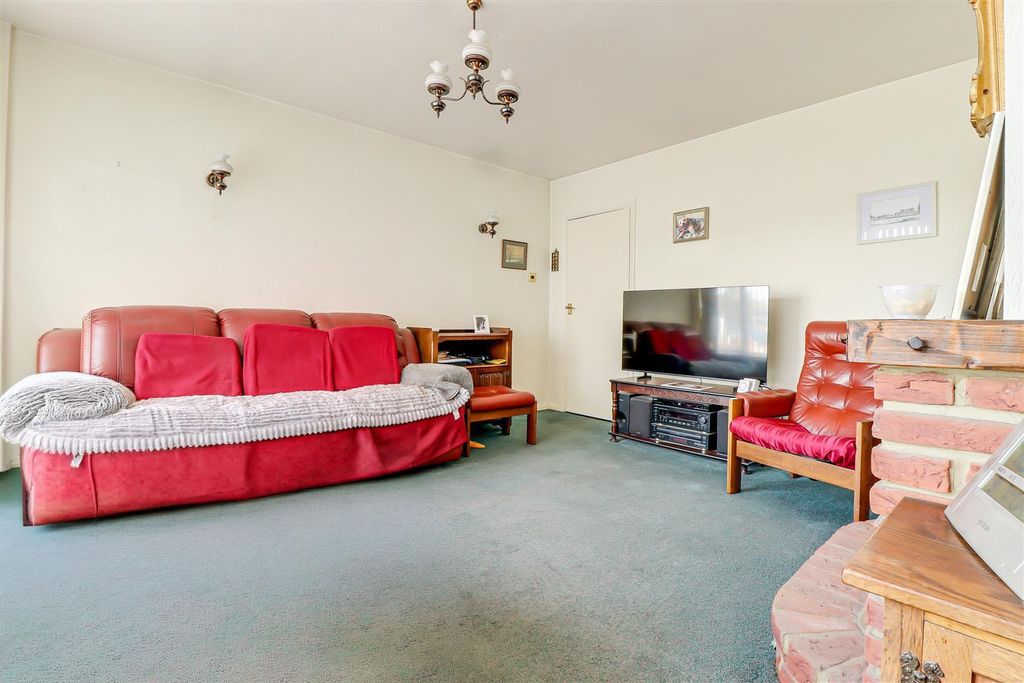 Property photo 3 of 20