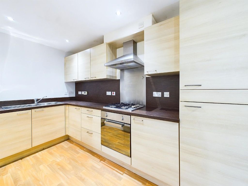 Property photo 3 of 7 Cam04899G0-Pr0008-Still003.Jpg