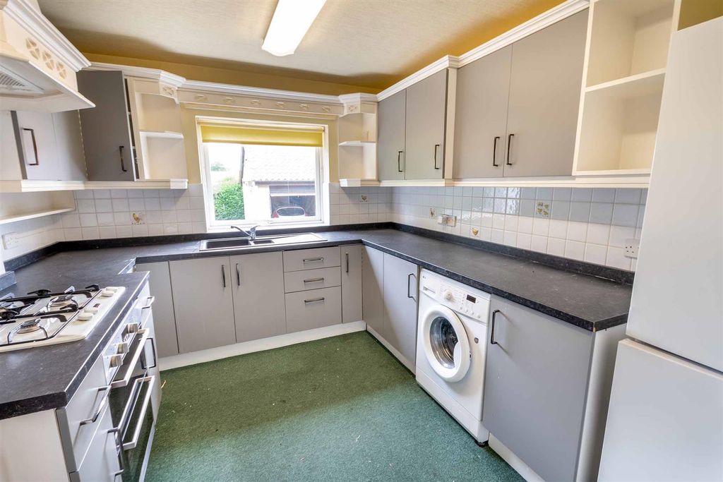 Property photo 2 of 13 Kitchen