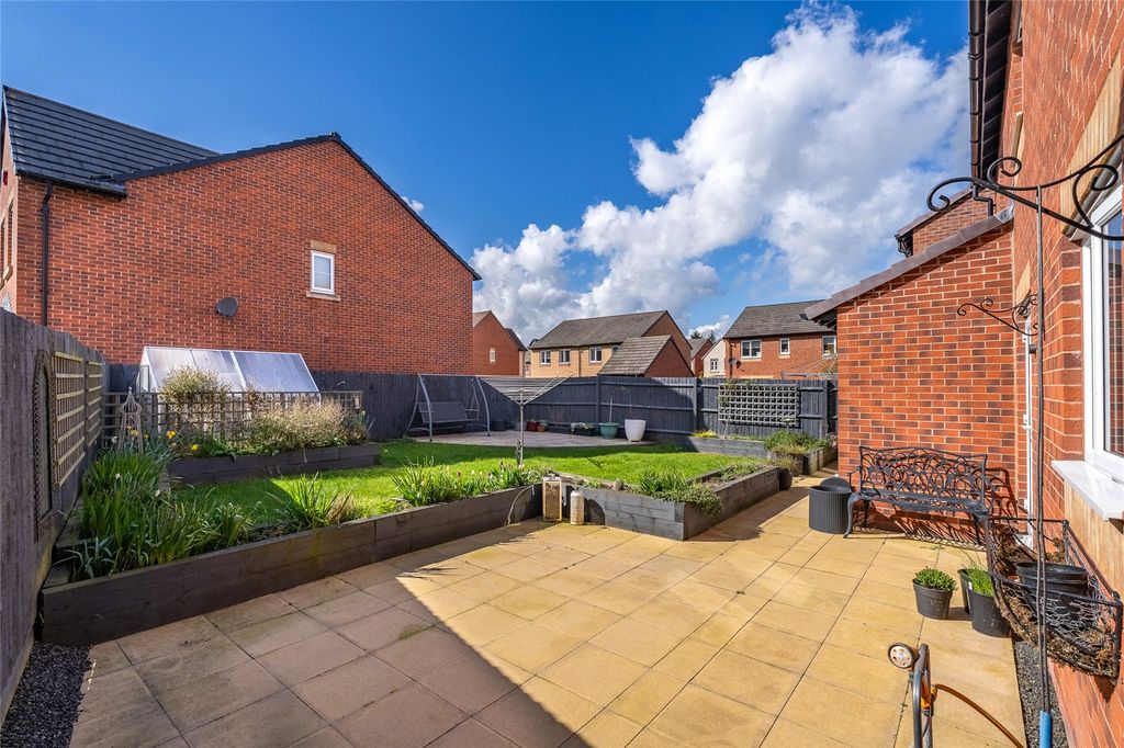 Property photo 2 of 45 Picture No. 28