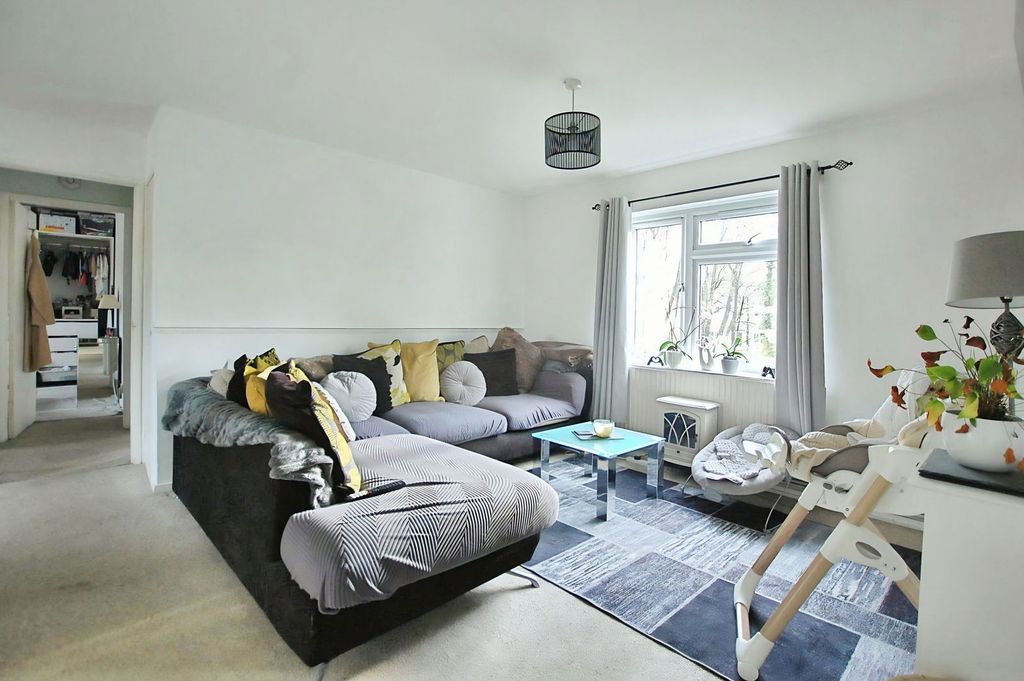 Property photo 3 of 11