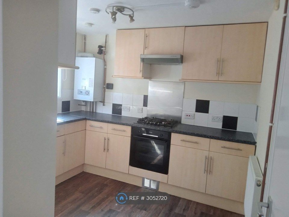 Property photo 2 of 12 Kitchen