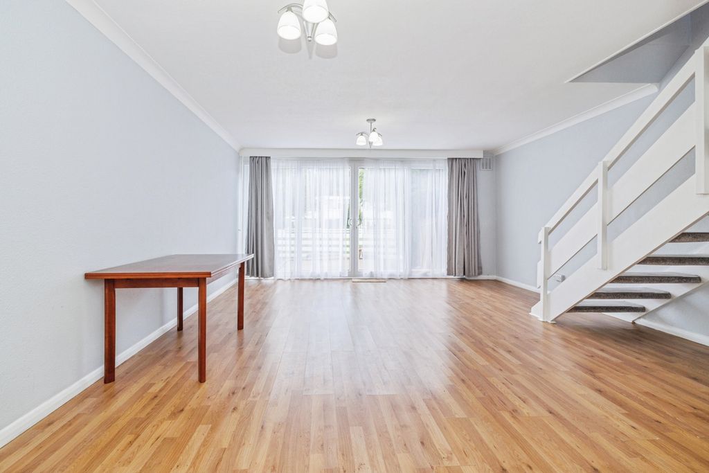 Property photo 3 of 17 Pbox-Img.Jpg
