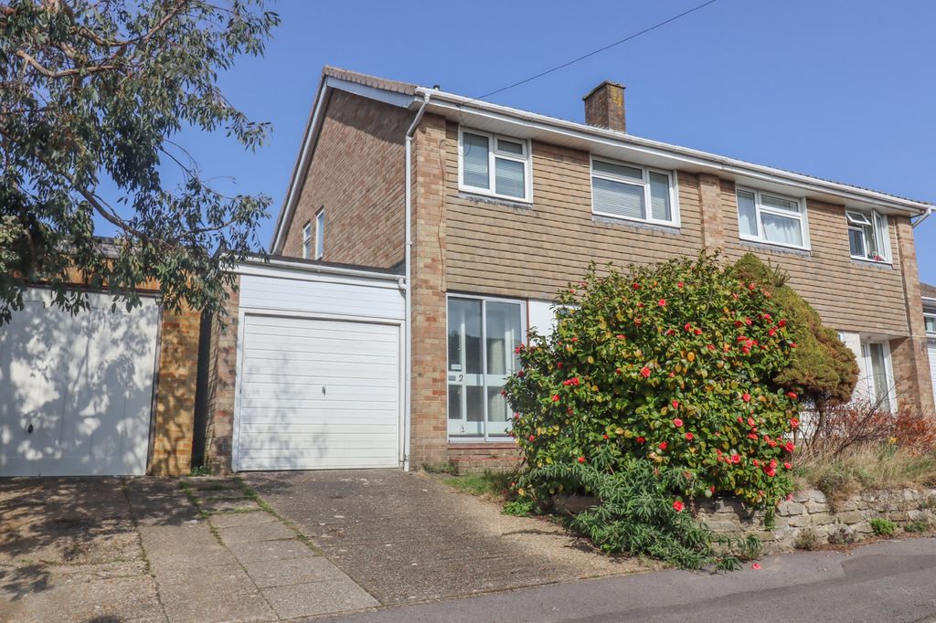 Property photo 2 of 9