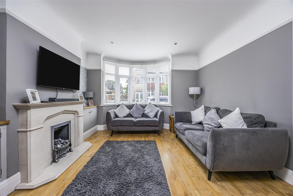 Property photo 2 of 24 21 Langdale Avenue, Portsmouth-Porticomarketing-O'