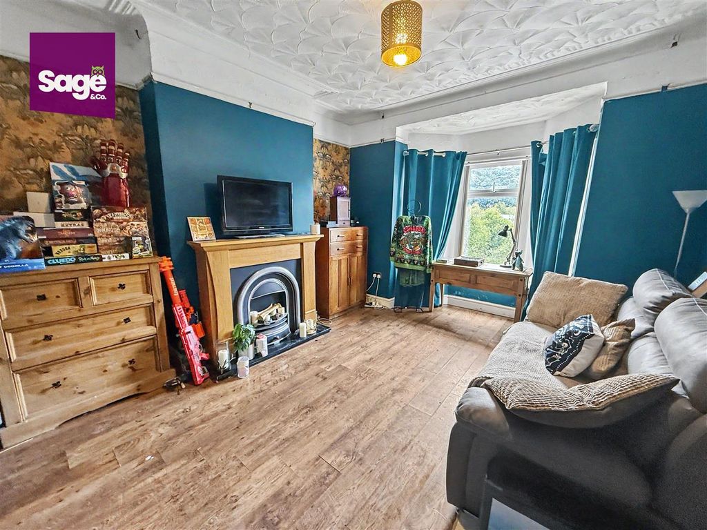 Property photo 2 of 22