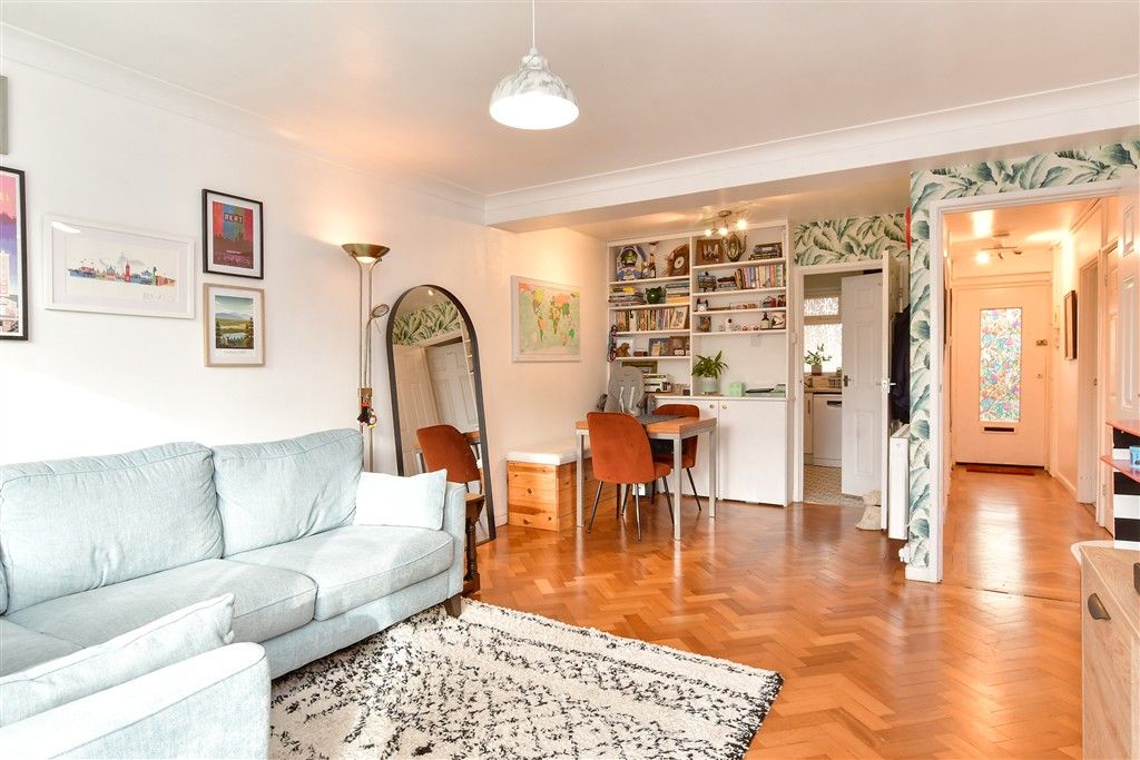 Property photo 3 of 4 Lounge/ Diner