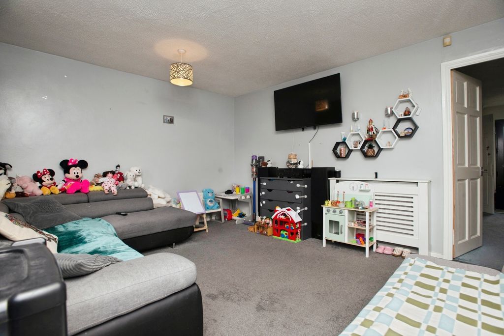 Property photo 3 of 17 Pbox-Img.Jpg