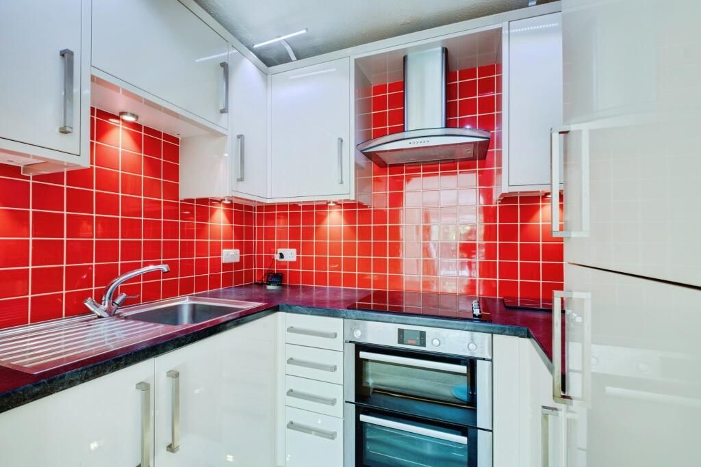 Property photo 1 of 11 Kitchen