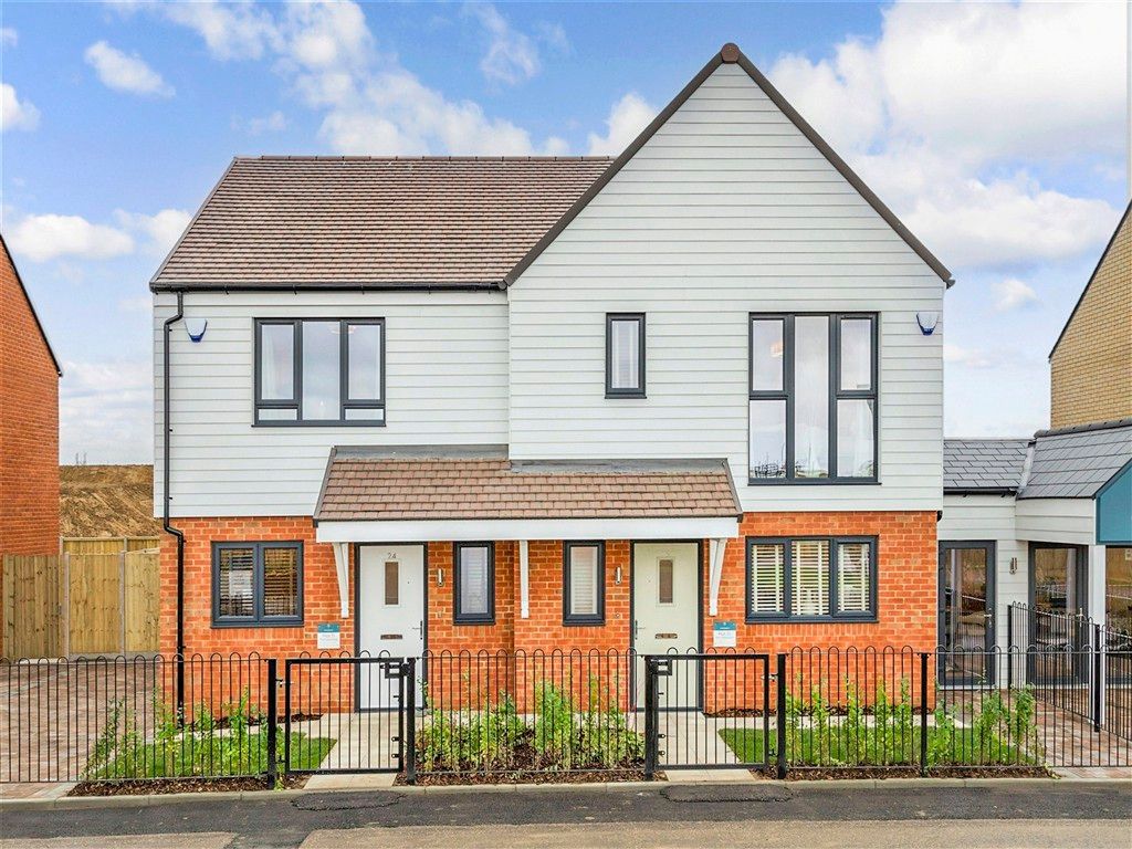 Property photo 3 of 7 Front