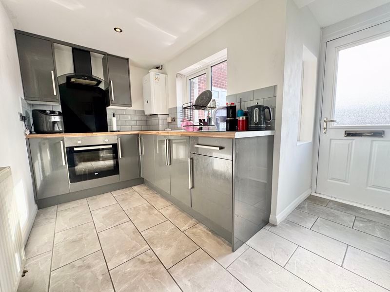 Property photo 3 of 14 Kitchen