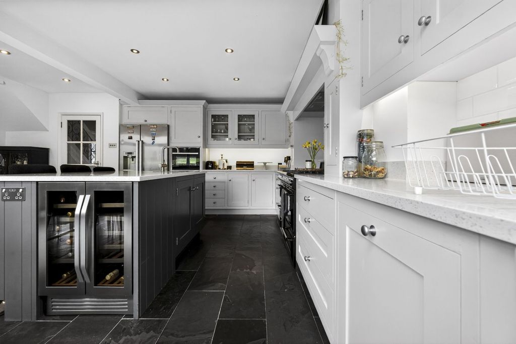 Property photo 3 of 20 Kitchen/Diner