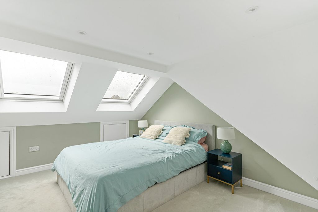 Property photo 3 of 26