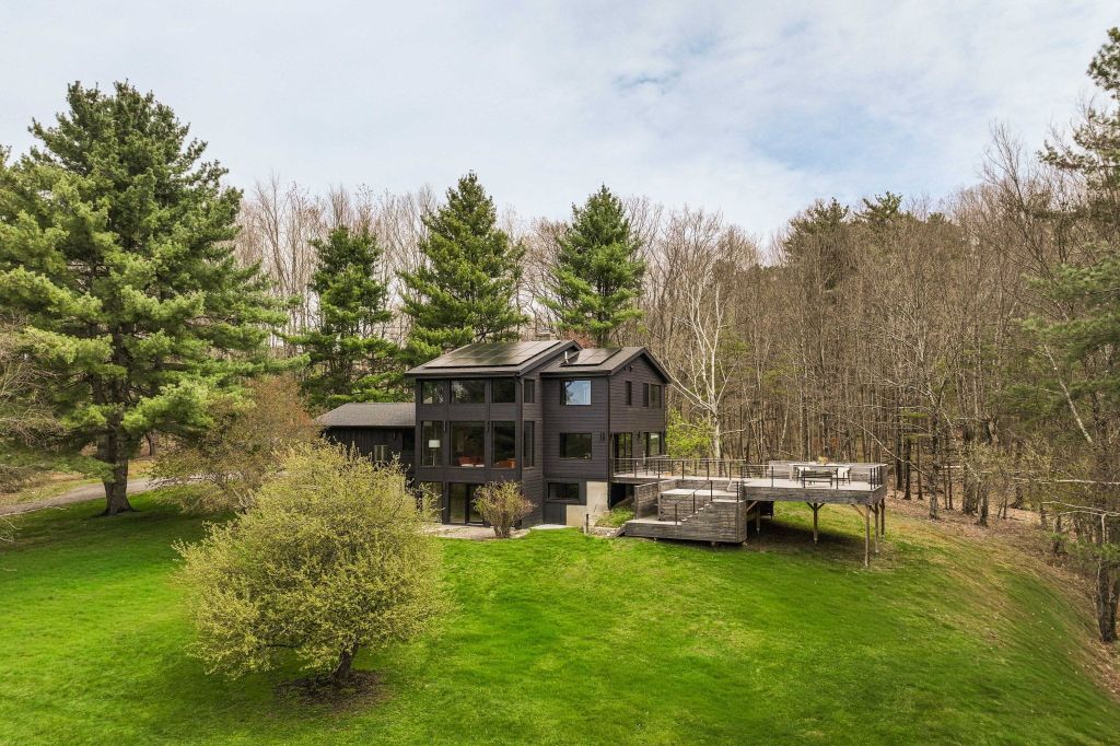 Property photo 1 of 27