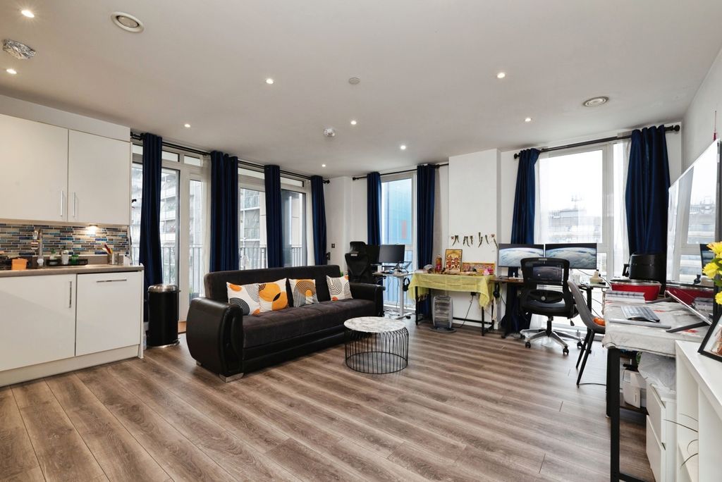 Property photo 3 of 15 Pbox-Img.Jpg