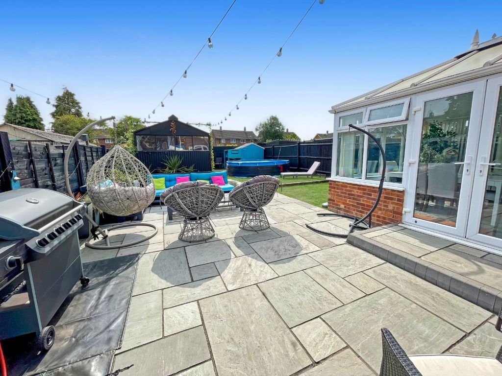 Property photo 2 of 17 4430192