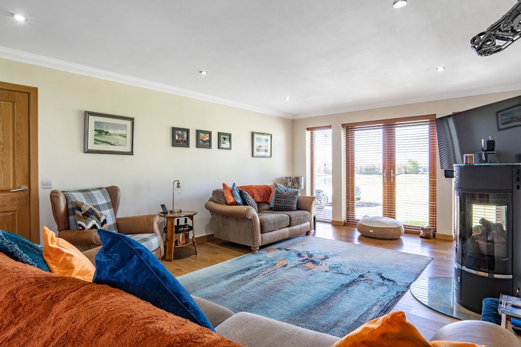 Property photo 2 of 50