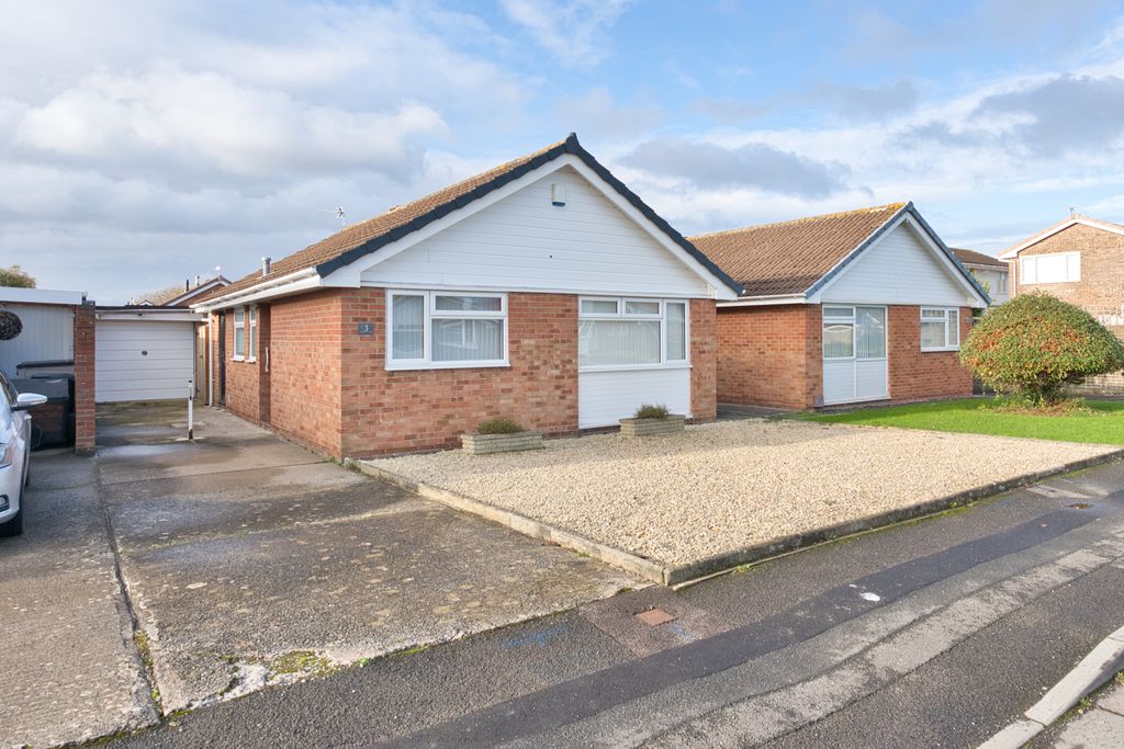 Property photo 1 of 20 2 Bed Detached Bungalow For Sale
