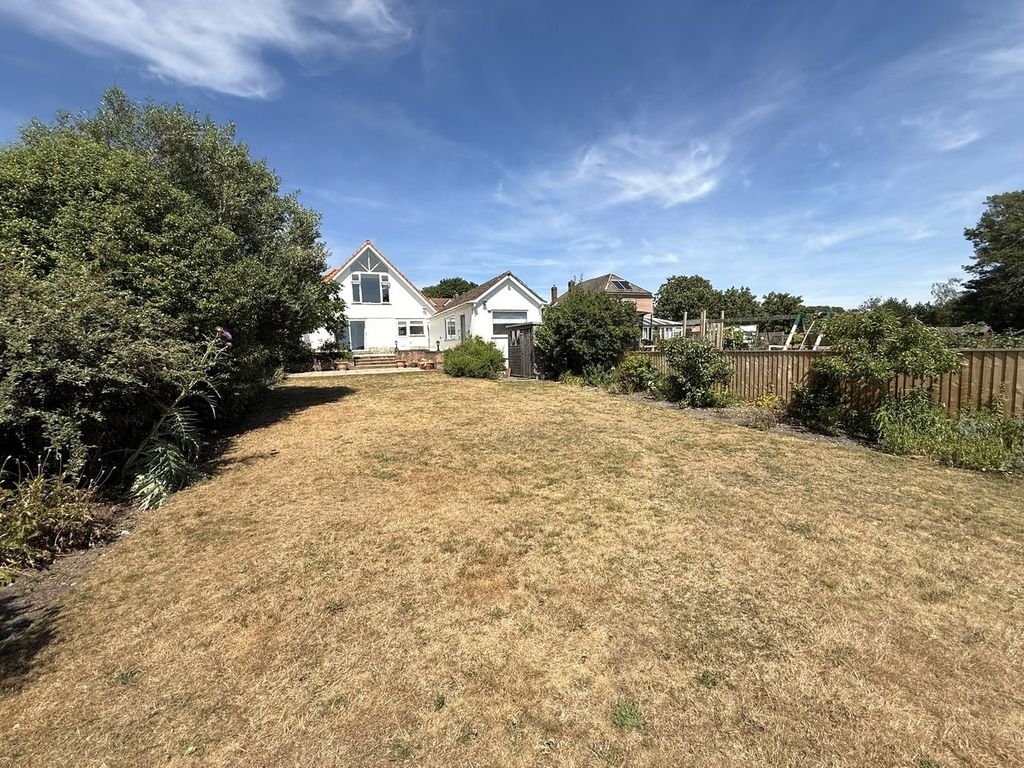 Property photo 3 of 42
