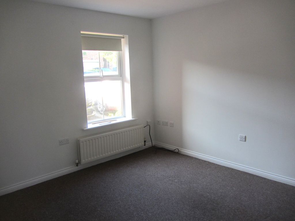 Property photo 3 of 13 Living Room