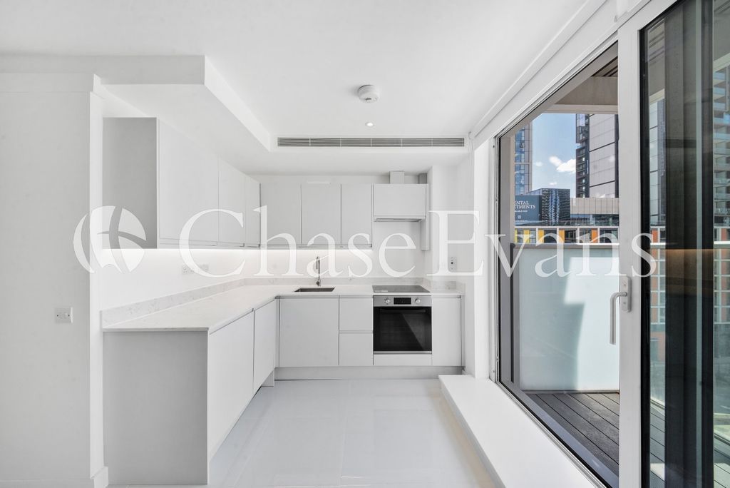 Property photo 2 of 14 Kitchen