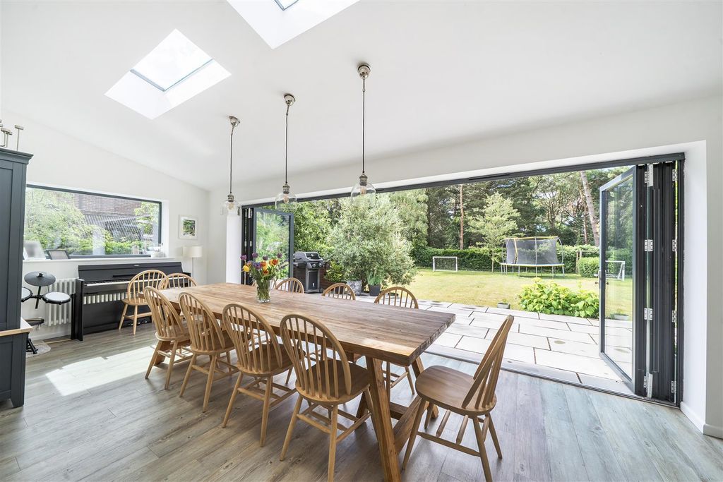Property photo 2 of 26 1470520-13-6A215Ac04F0A5.Jpg