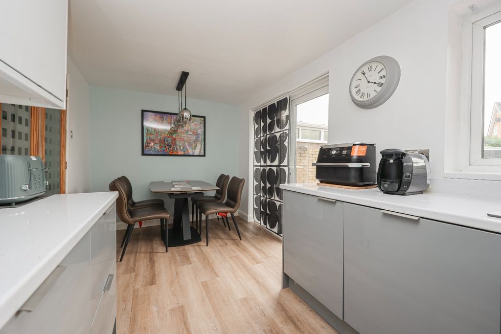 Property photo 3 of 16 5352533