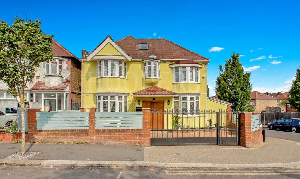 Property photo 1 of 18