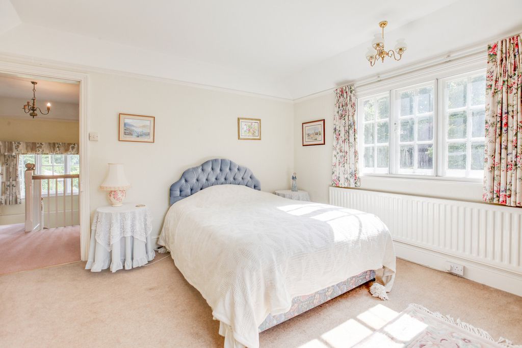 Property photo 1 of 24