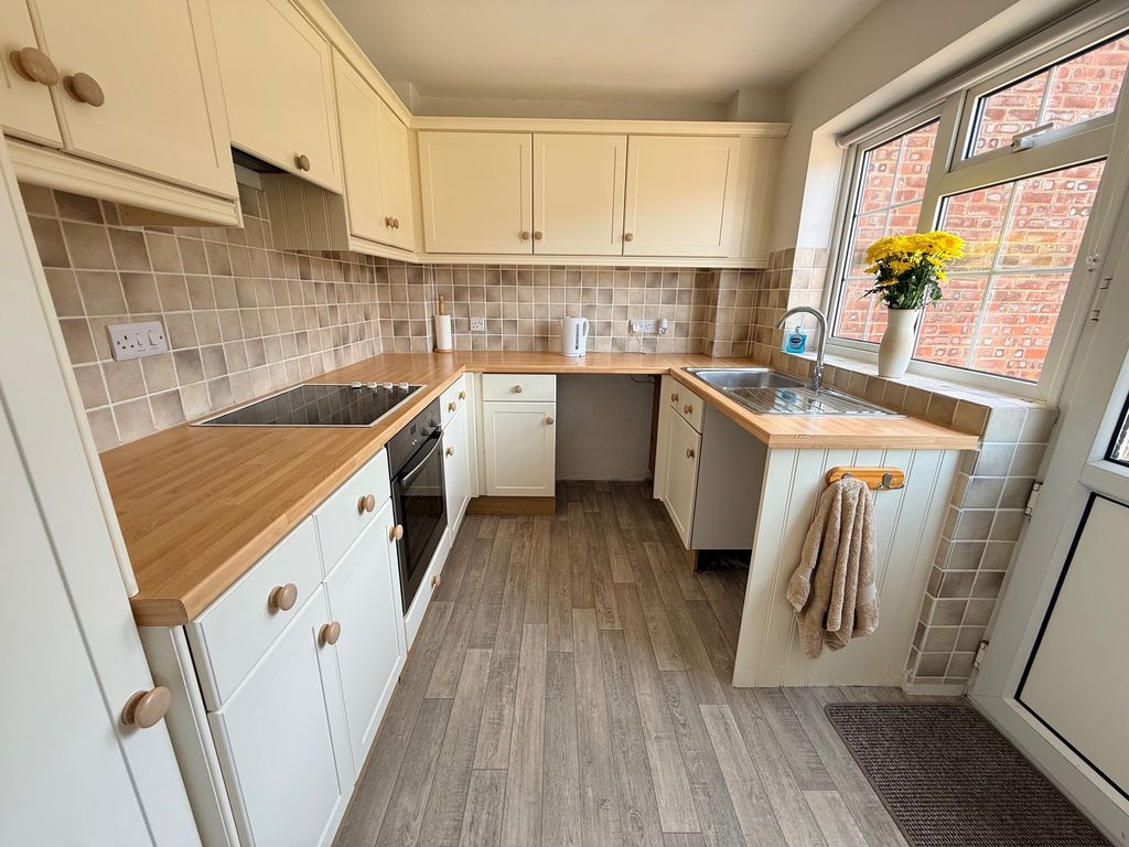 Property photo 2 of 13 Kitchen