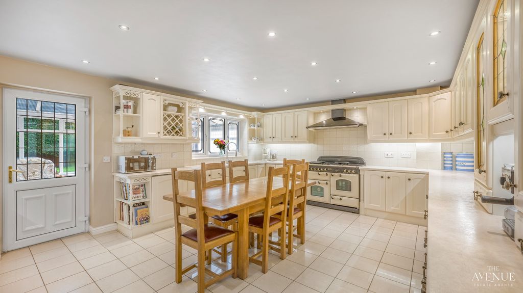 Property photo 3 of 30 2966988