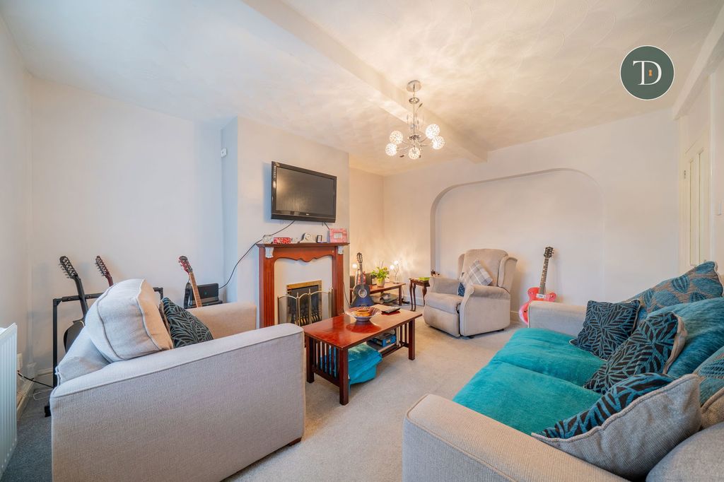 Property photo 2 of 26