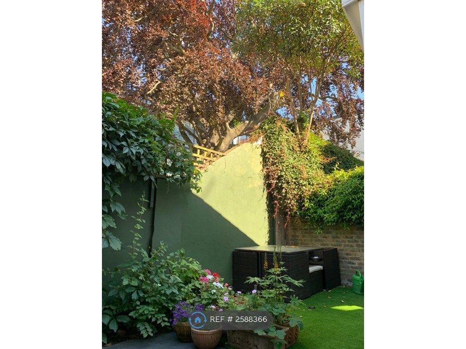 Property photo 1 of 8 Garden
