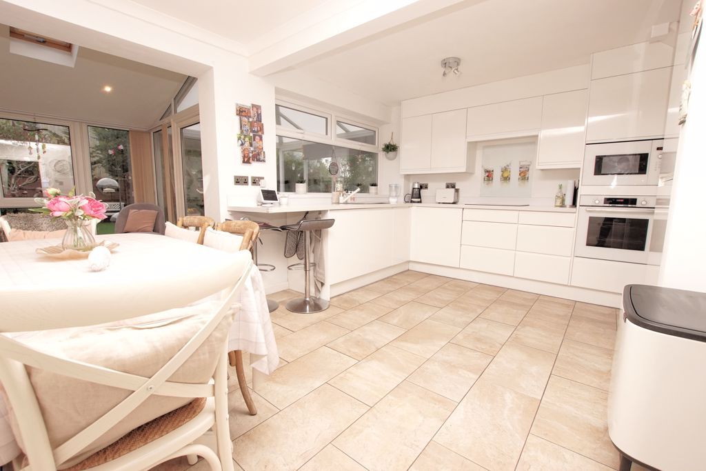 Property photo 3 of 19 Kitchen/Dining Room