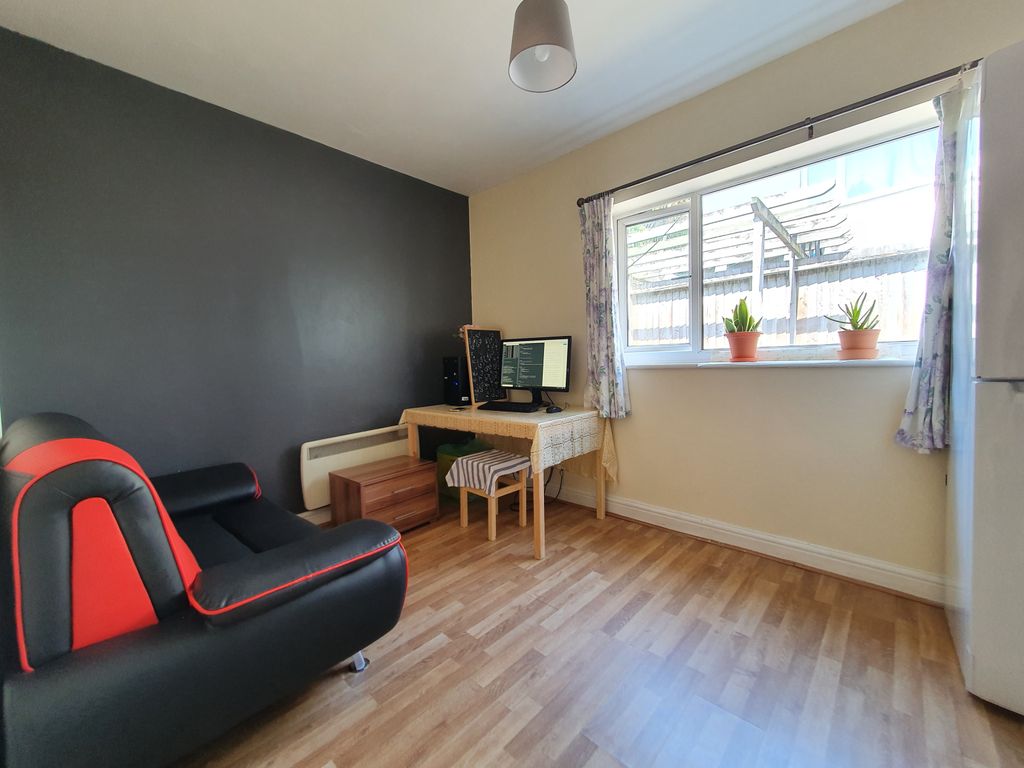 Property photo 1 of 10 1 Bedroom Flat For Rent