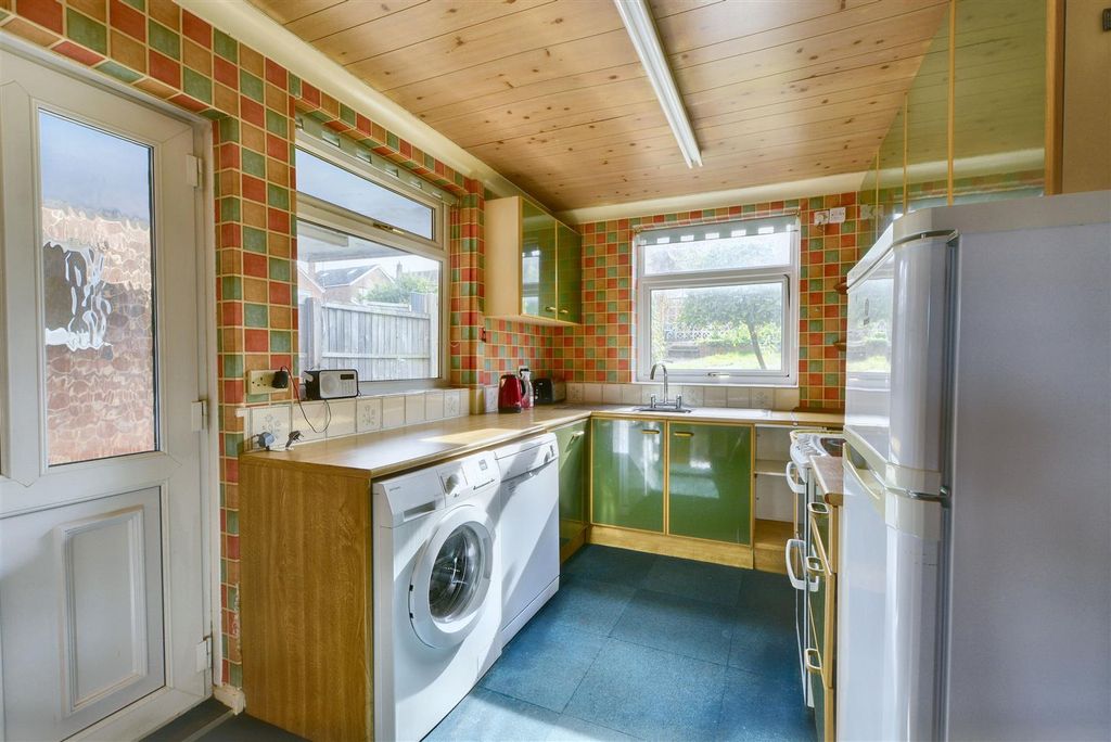 Property photo 3 of 25 Kitchen_1.Jpeg