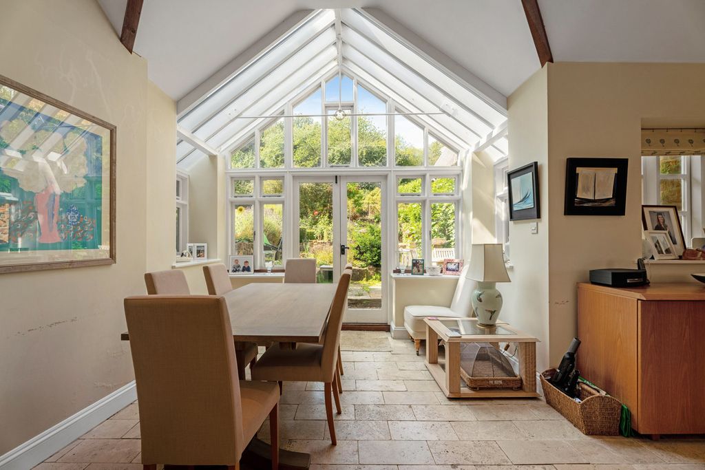 Property photo 2 of 35