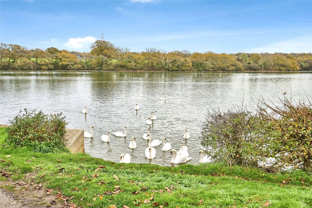 Property photo 3 of 15 Views