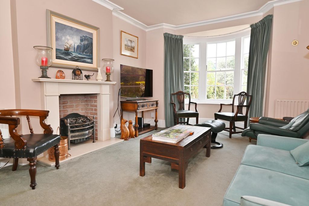 Property photo 3 of 25