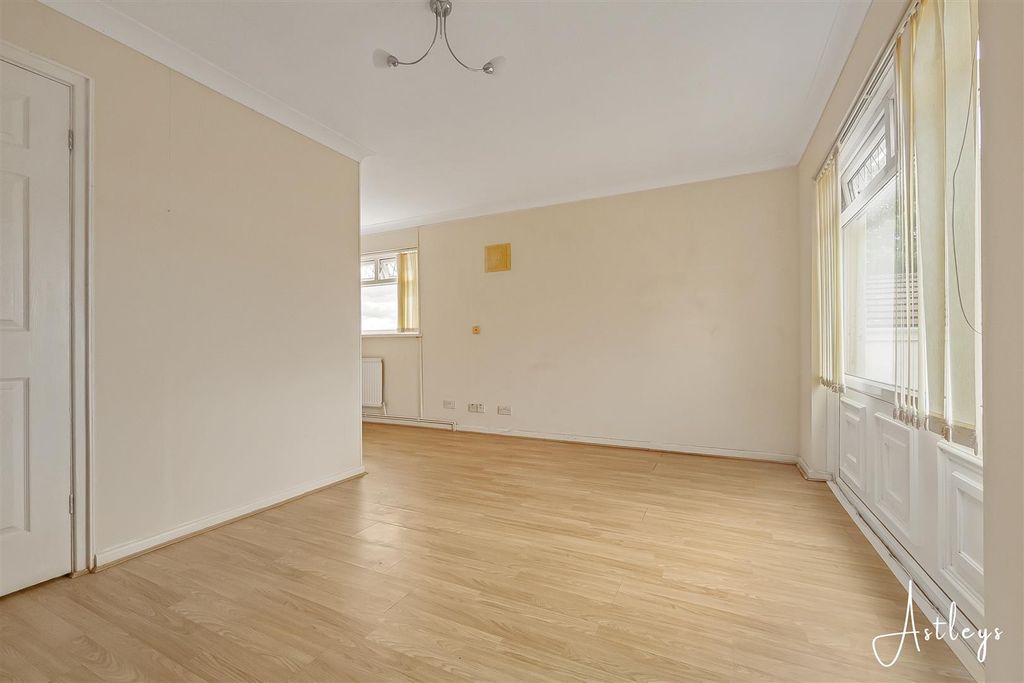 Property photo 2 of 21 Lounge/Dining Room