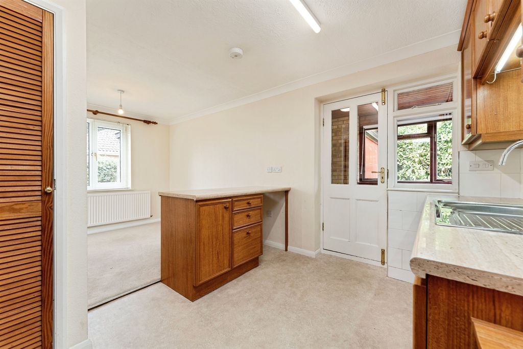 Property photo 3 of 18
