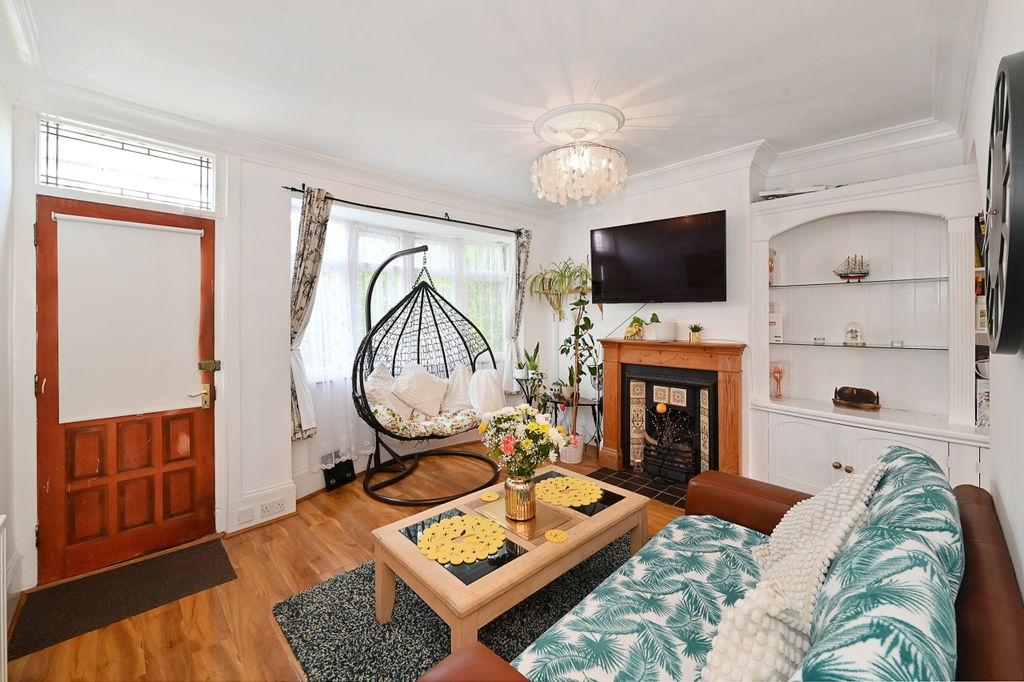 Property photo 2 of 16 Photo 2