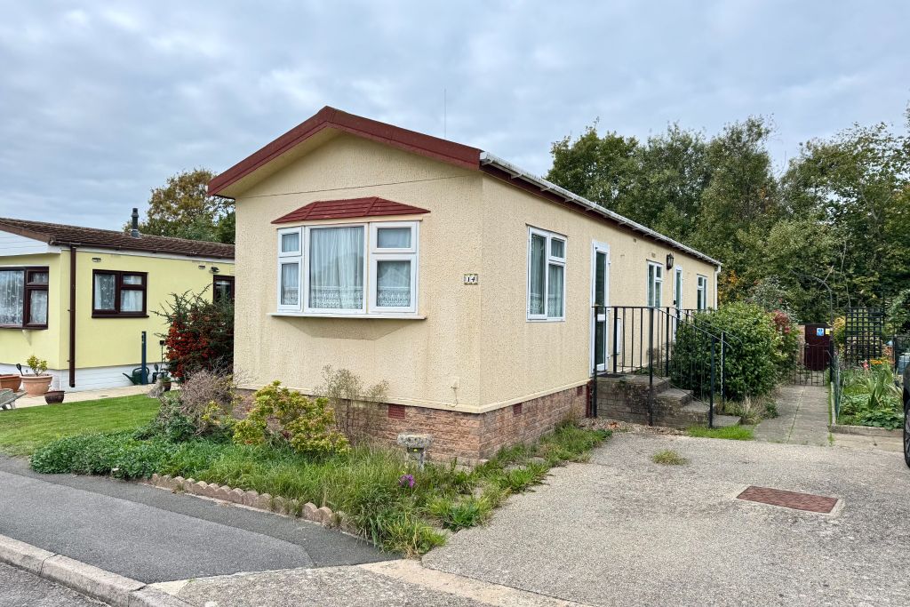 Property photo 1 of 11 Front