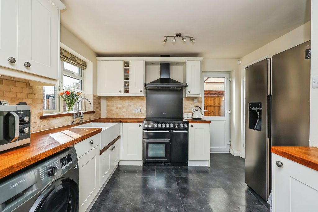 Property photo 3 of 17 Pbox-Img.Jpg