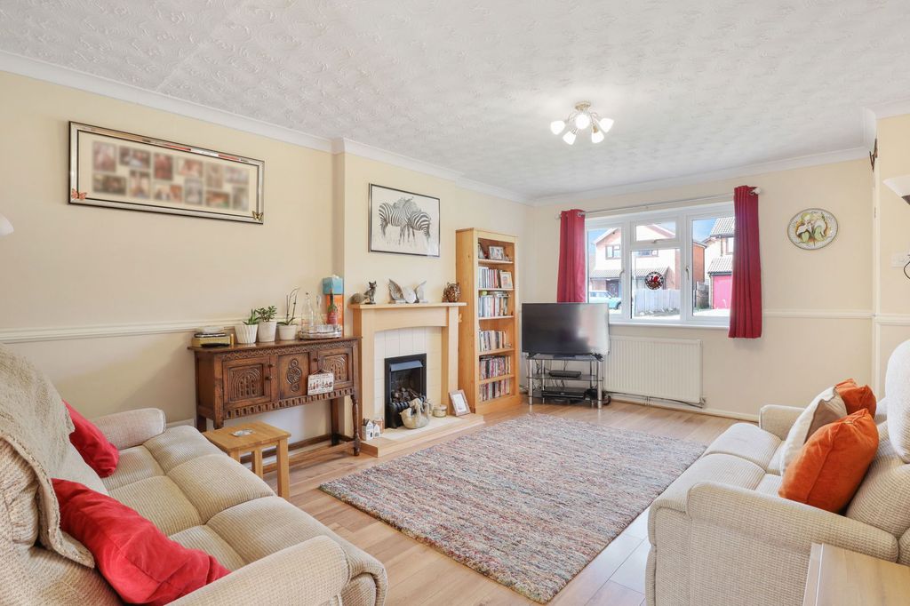Property photo 2 of 19
