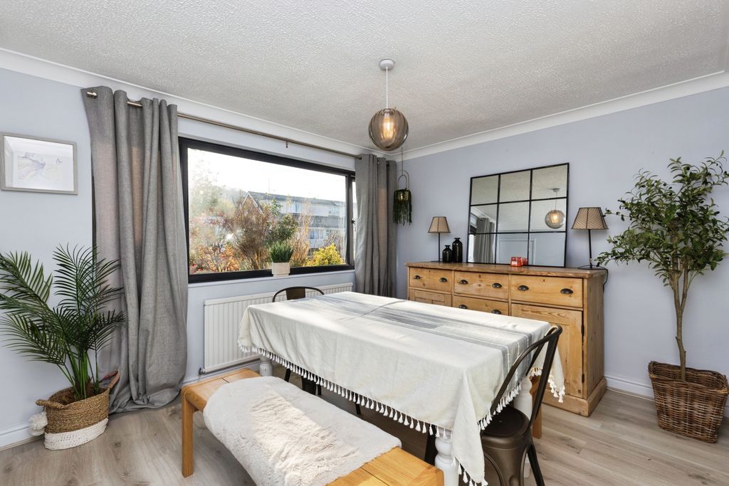 Property photo 2 of 36 Dining Room 