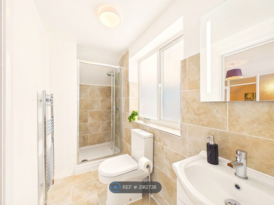 Property photo 2 of 27