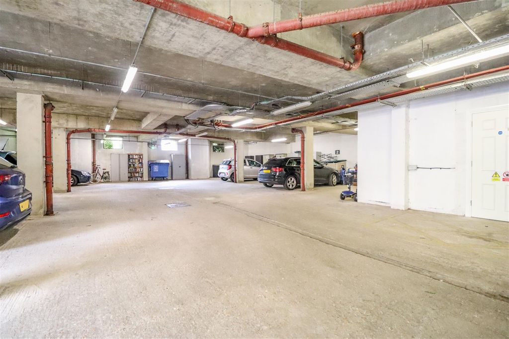 Additional image 21 of 2 bed flat for salePotters Place, Horsham RH12